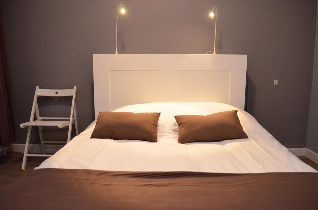 Auberge Du Lac Hotell Marcilly-sur-Tille Rom bilde