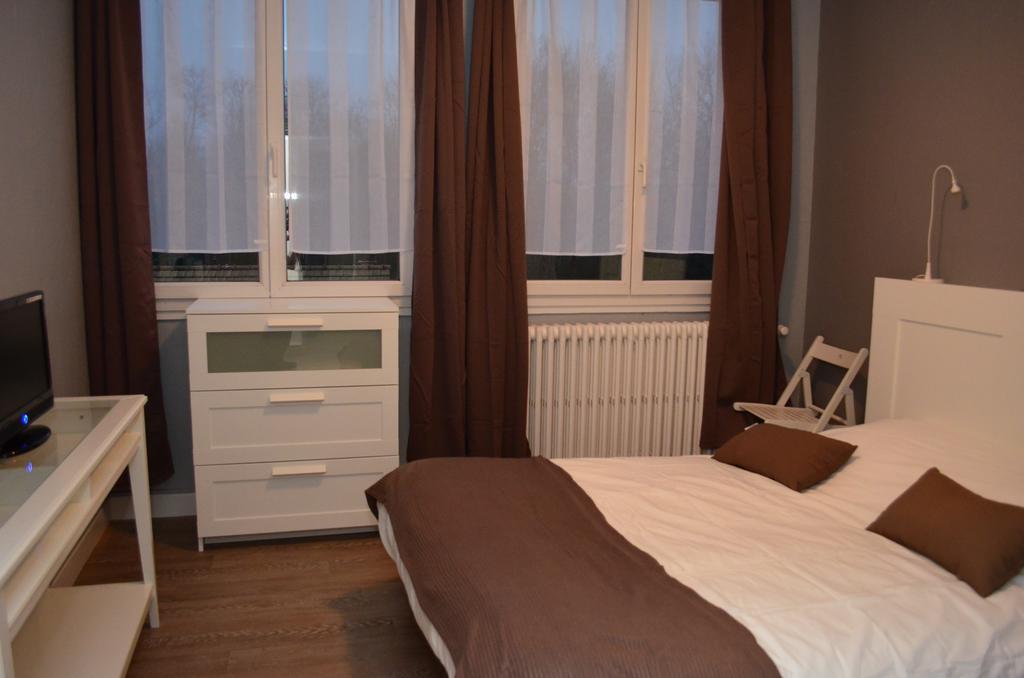 Auberge Du Lac Hotell Marcilly-sur-Tille Rom bilde