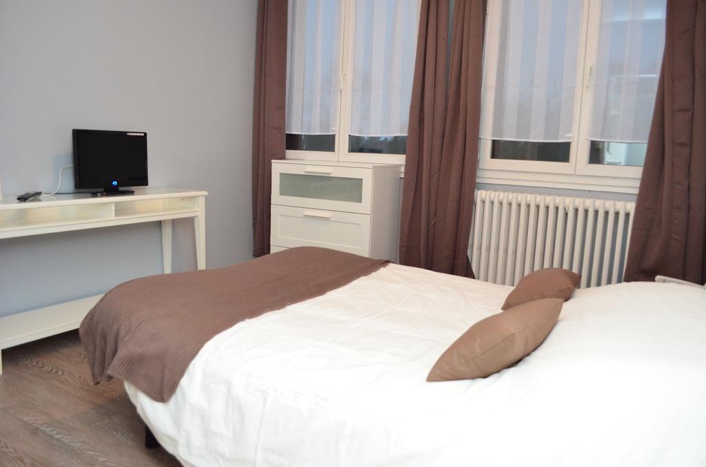 Auberge Du Lac Hotell Marcilly-sur-Tille Rom bilde